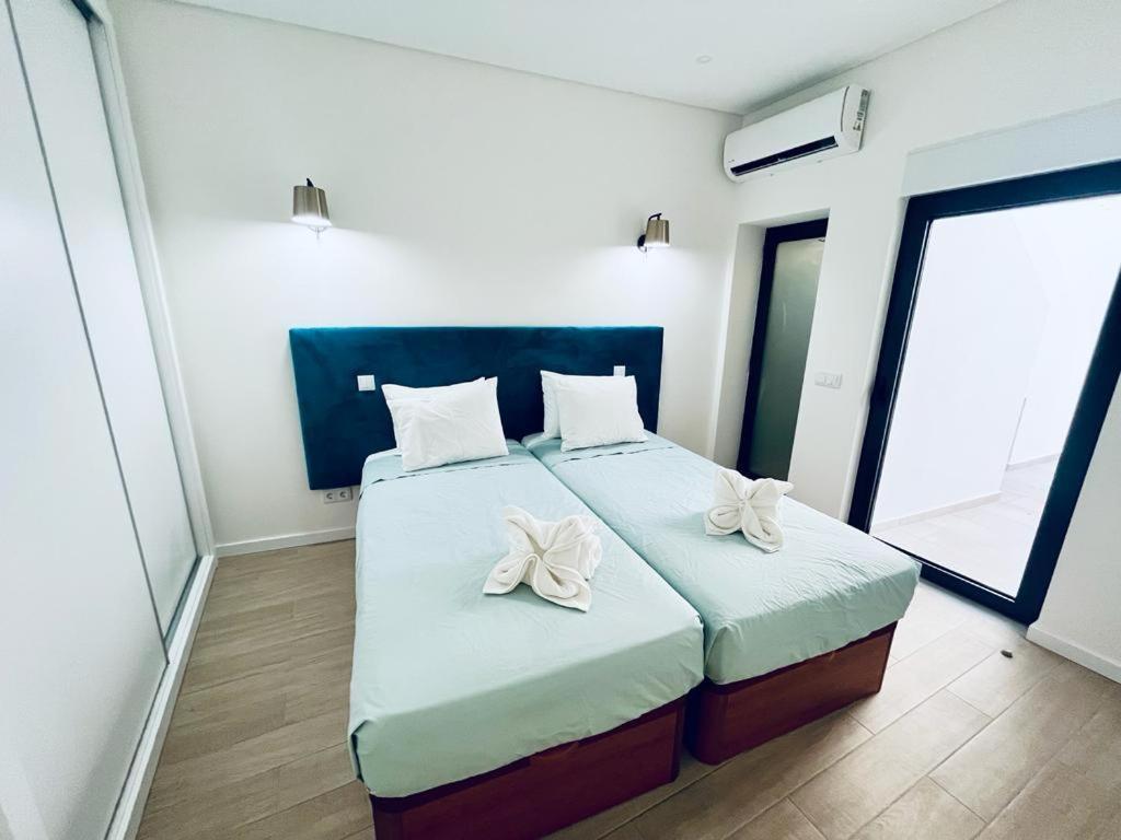 Boutique Style Town House Villa อัลบูเฟรา ภายนอก รูปภาพ
